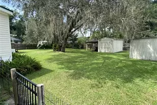 18851 Washington Ln, Spring Hill, FL 34610 - Photo 16