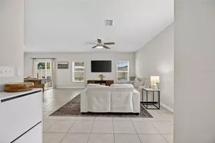 35021 Jomar Ave, Zephyrhills, FL 33541 - Photo 4