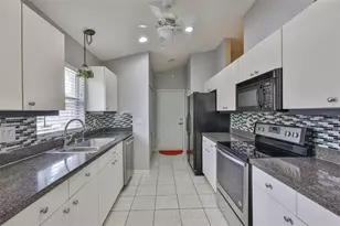 920 Villeroy Greens Dr, Sun City Center, FL 33573 - Photo 20