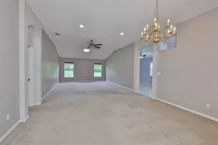 920 Villeroy Greens Dr, Sun City Center, FL 33573 - Photo 10