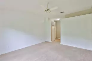 920 Villeroy Greens Dr, Sun City Center, FL 33573 - Photo 28