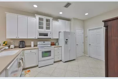 5831 Sunset Falls Drive, Apollo Beach, FL 33572 - Photo 10