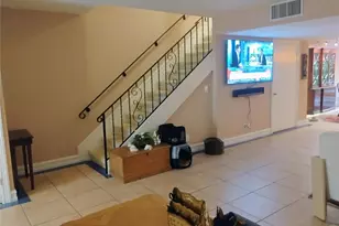 612 NE 27th Ave, Hallandale Beach, FL 33009 - Photo 6