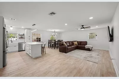 8405 Stillbrook Avenue, Tampa, FL 33615 - Photo 2