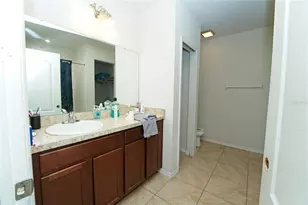 10119 Candleberry Woods Ln, Gibsonton, FL 33534 - Photo 12