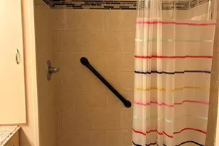 144 Americana Ct NE, Saint Petersburg, FL 33702 - Photo 18