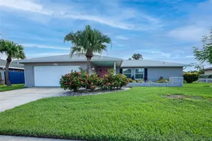 6569 Augusta Blvd, Seminole, FL 33777 - Photo 36