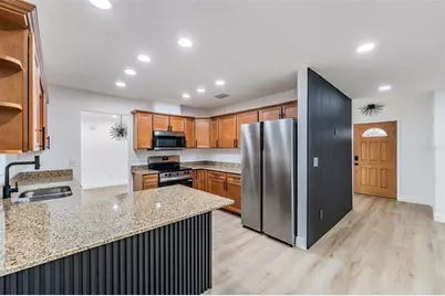 9504 W Cluster Avenue, Tampa, FL 33615 - Photo 12