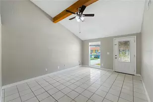 16009 Saddle Creek Dr, Tampa, FL 33618 - Photo 2