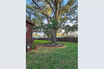 10605 2nd Street, Thonotosassa, FL 33592 - Photo 4