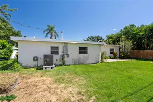 1563 Eden Isle Blvd NE, Saint Petersburg, FL 33704 - Photo 52