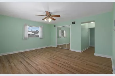 1563 Eden Isle Boulevard NE, Saint Petersburg, FL 33704 - Photo 28