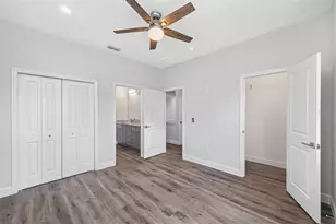 14808 Lake Magdalene Cir, Tampa, FL 33613 - Photo 44
