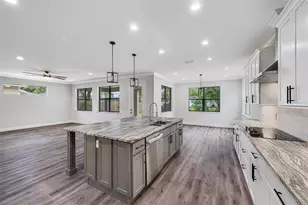 14808 Lake Magdalene Cir, Tampa, FL 33613 - Photo 16