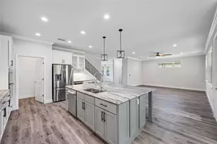 14808 Lake Magdalene Cir, Tampa, FL 33613 - Photo 20