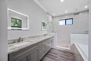 14808 Lake Magdalene Cir, Tampa, FL 33613 - Photo 22