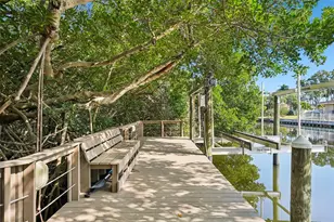 660 Bay Laurel Ct NE, Saint Petersburg, FL 33703 - Photo 52