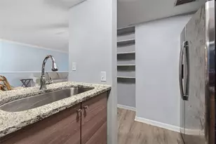 1112 Longfellow Rd, Sarasota, FL 34243 - Photo 12