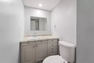 1112 Longfellow Rd, Sarasota, FL 34243 - Photo 24