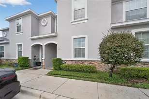 2052 Greenwood Valley Dr, Plant City, FL 33563 - Photo 2