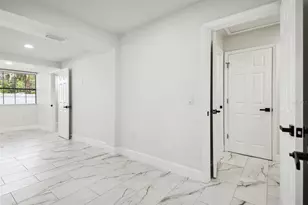 4910 N Darby Ave, Tampa, FL 33603 - Photo 20