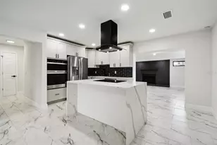 4910 N Darby Ave, Tampa, FL 33603 - Photo 34