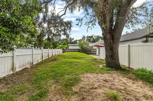 8302 Jackson Springs Rd, Tampa, FL 33615 - Photo 36