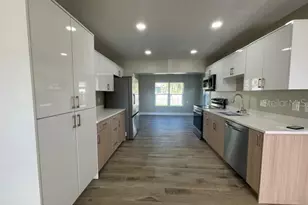 928 Lantana Ave, Clearwater Beach, FL 33767 - Photo 4