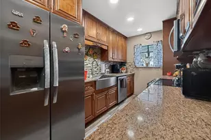 8009 Cornwall Ln, Tampa, FL 33615 - Photo 10