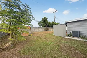 8009 Cornwall Ln, Tampa, FL 33615 - Photo 24