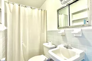 8009 Cornwall Ln, Tampa, FL 33615 - Photo 12