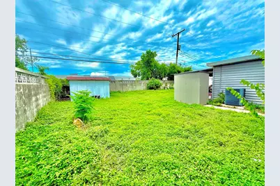 8009 Cornwall Lane, Tampa, FL 33615 - Photo 16