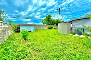 8009 Cornwall Ln, Tampa, FL 33615 - Photo 16