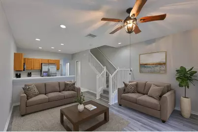 13127 Kings Crossing Drive, Gibsonton, FL 33534 - Photo 2