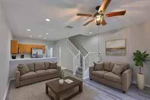 13127 Kings Crossing Dr, Gibsonton, FL 33534 - Photo 2