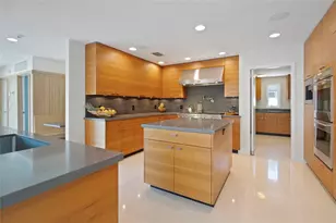 10 Brightwaters Cir NE, Saint Petersburg, FL 33704 - Photo 8