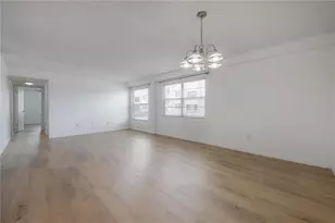 4681 1st St NE, Saint Petersburg, FL 33703 - Photo 10