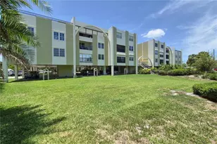 4681 1st St NE, Saint Petersburg, FL 33703 - Photo 2