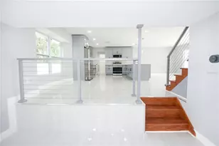 6708 Gateway Dr, Tampa, FL 33615 - Photo 10