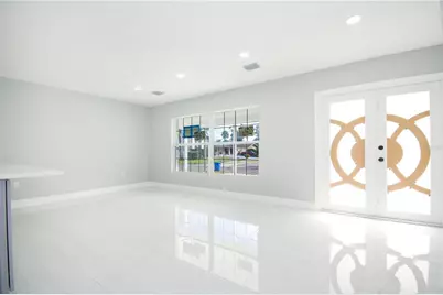 6708 Gateway Drive, Tampa, FL 33615 - Photo 4