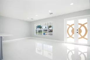 6708 Gateway Dr, Tampa, FL 33615 - Photo 4