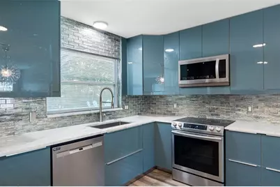 439 Capri Way NE, Saint Petersburg, FL 33704 - Photo 8