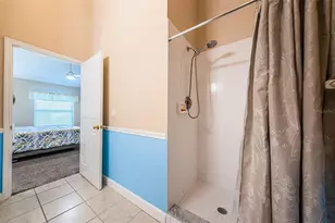 10562 Alvarado Ct, Seminole, FL 33772 - Photo 28