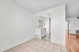 11401 3rd St N, Saint Petersburg, FL 33716 - Photo 8