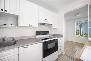 11401 3rd St N, Saint Petersburg, FL 33716 - Photo 10