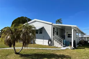 556 Mt Oak Ave NE, Saint Petersburg, FL 33702 - Photo 4