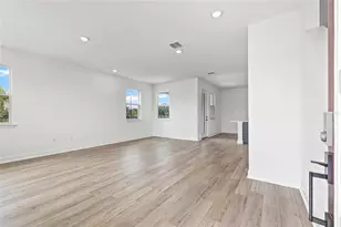 2013 Wild Heron Ct, Valrico, FL 33596 - Photo 6