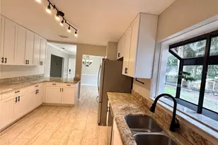 502 Oakhurst St, Brandon, FL 33511 - Photo 14