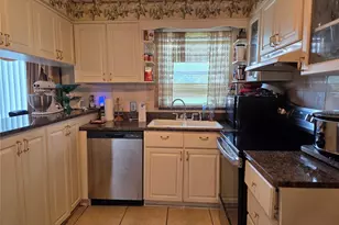 208 SW 3rd Ave, Mulberry, FL 33860 - Photo 2