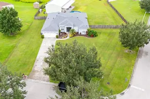 1552 Avondale Ridge Dr, Plant City, FL 33567 - Photo 8